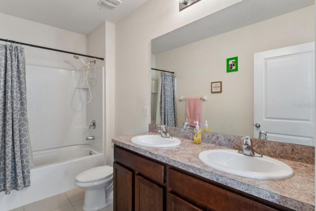 3517 WINTERBERRY LANE, Valrico, FL 33594