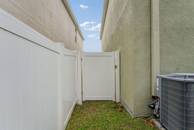 3517 WINTERBERRY LANE, Valrico, FL 33594