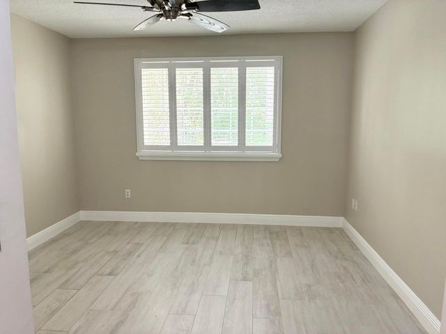 1000 CRESTWOOD Court S 1005, Royal Palm Beach, FL 33411