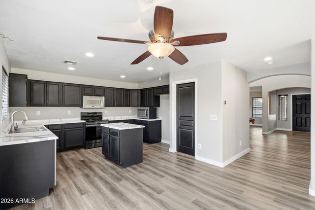 1537 E BOWMAN Drive, Casa Grande, AZ 85122