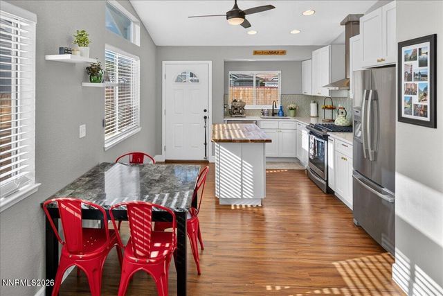 7559 Water View Way, Reno, NV 89511