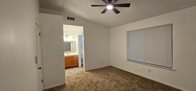 5296 E Harvest Lane, Fresno, CA 93725