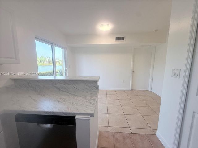 995 NE 34th Avenue 101, Homestead, FL 33033