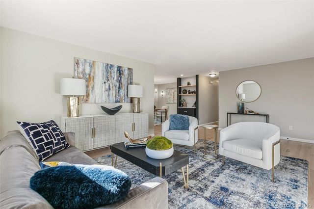 2987 S University Boulevard, Denver, CO 80210