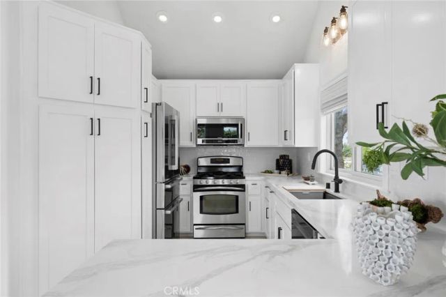 423 Poppy, Corona Del Mar, CA 92625