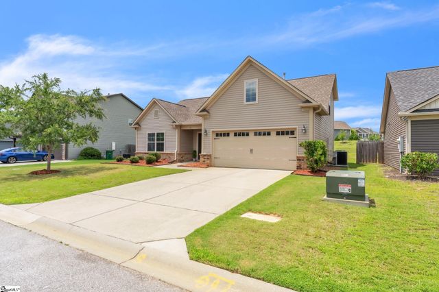 121 Screech Drive, Fountain Inn, SC 29644