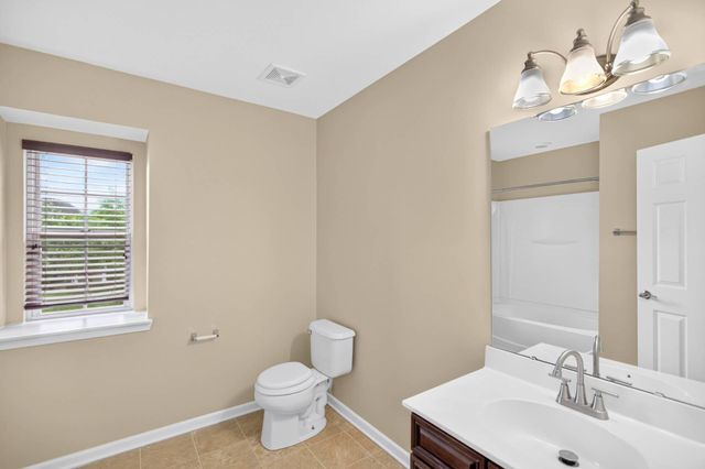 7018 Bellflower Lane, Hanahan, SC 29410
