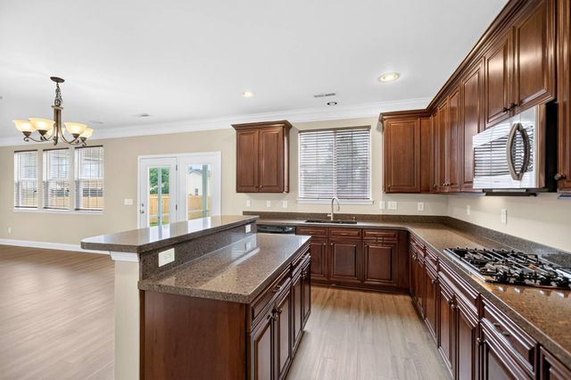 7018 Bellflower Lane, Hanahan, SC 29410