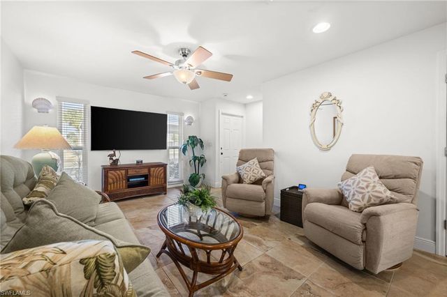 4803 SW Santa Barbara CT 8, Cape Coral, FL 33914