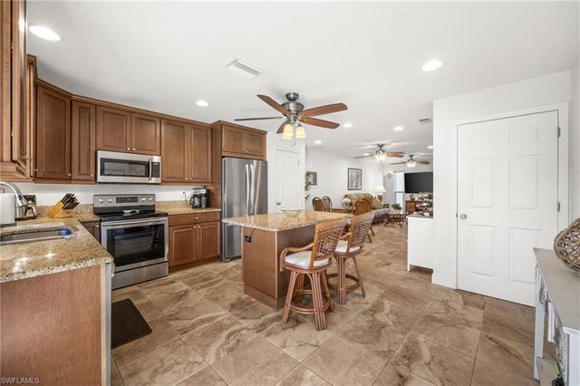 4803 SW Santa Barbara CT 8, Cape Coral, FL 33914