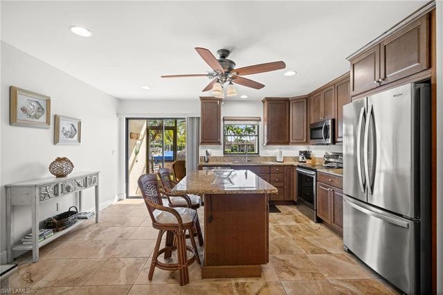 4803 SW Santa Barbara CT 8, Cape Coral, FL 33914