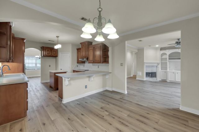 6075 Longmire Trail, Conroe, TX 77304