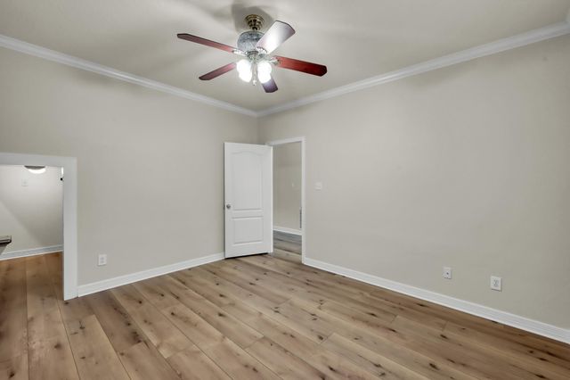 6075 Longmire Trail, Conroe, TX 77304