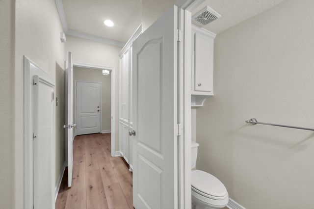 6075 Longmire Trail, Conroe, TX 77304