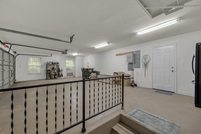 6075 Longmire Trail, Conroe, TX 77304