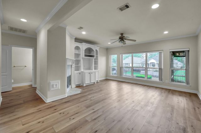 6075 Longmire Trail, Conroe, TX 77304