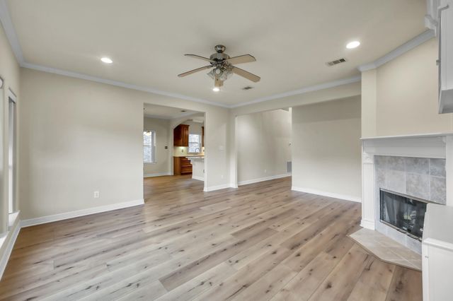 6075 Longmire Trail, Conroe, TX 77304