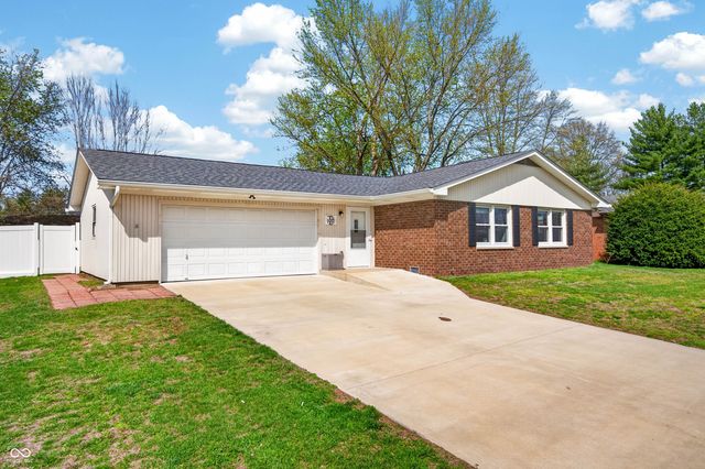 5230 Yellowwood Drive, Columbus, IN 47203