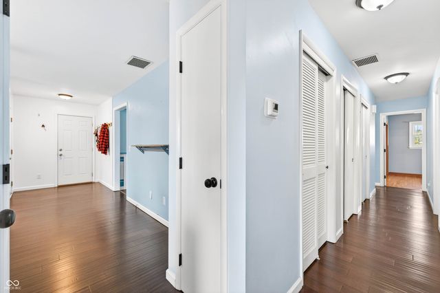 5230 Yellowwood Drive, Columbus, IN 47203