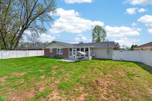 5230 Yellowwood Drive, Columbus, IN 47203
