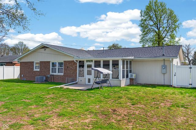5230 Yellowwood Drive, Columbus, IN 47203