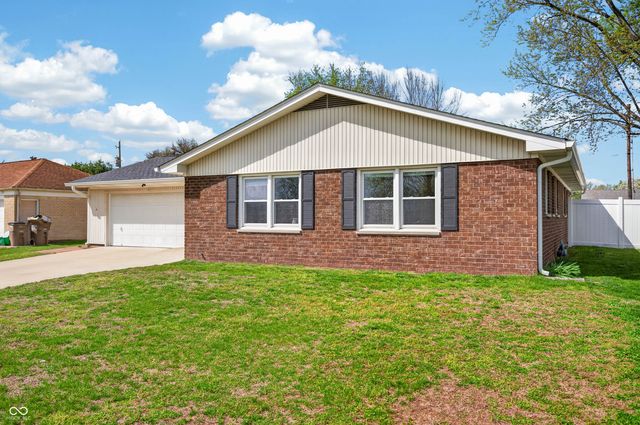 5230 Yellowwood Drive, Columbus, IN 47203