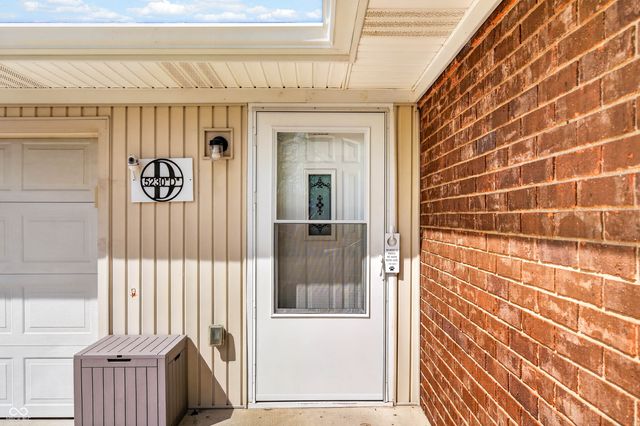 5230 Yellowwood Drive, Columbus, IN 47203