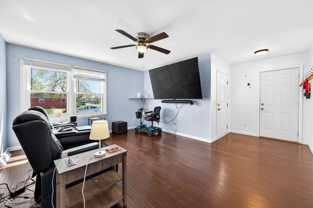 5230 Yellowwood Drive, Columbus, IN 47203