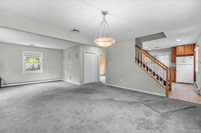 53 12th Street, Carle Place, NY 11514