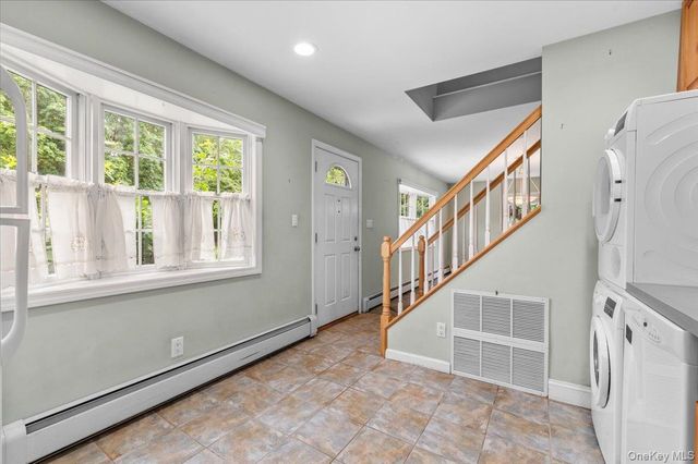 53 12th Street, Carle Place, NY 11514