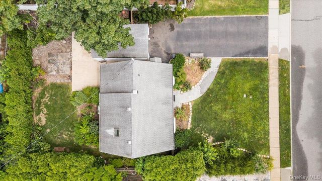 53 12th Street, Carle Place, NY 11514