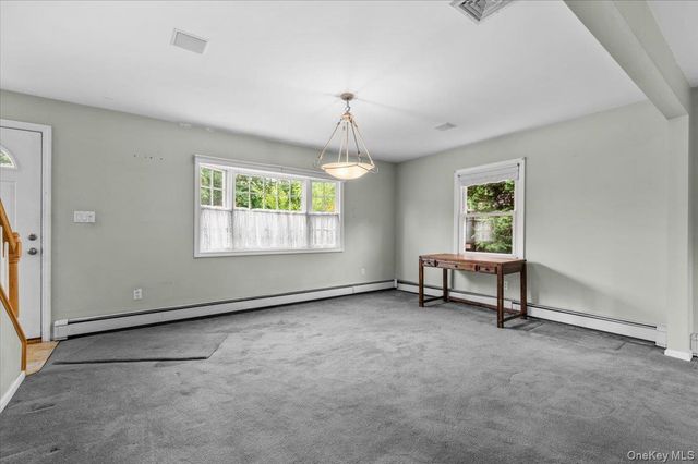 53 12th Street, Carle Place, NY 11514