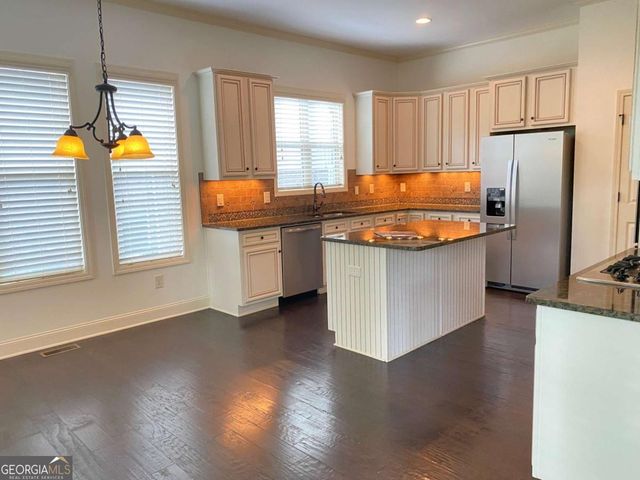 2880 Parkview Pass SE, Smyrna, GA 30080