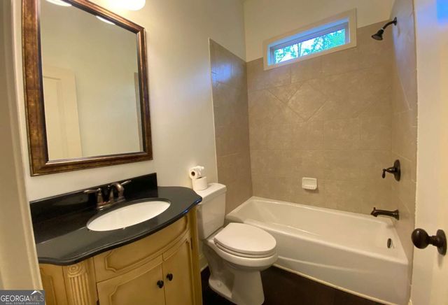 2880 Parkview Pass SE, Smyrna, GA 30080