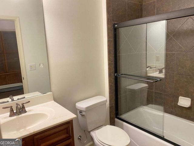 2880 Parkview Pass SE, Smyrna, GA 30080