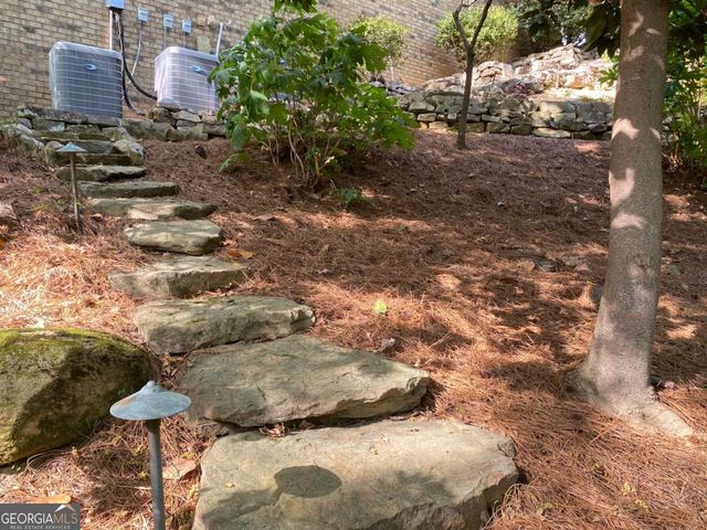 2880 Parkview Pass SE, Smyrna, GA 30080