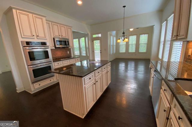 2880 Parkview Pass SE, Smyrna, GA 30080