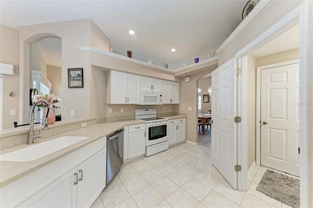 5766 STONE POINTE DRIVE, Sarasota, FL 34233