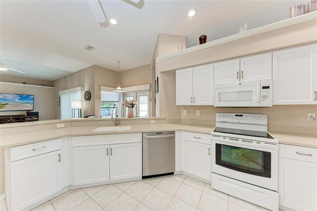 5766 STONE POINTE DRIVE, Sarasota, FL 34233