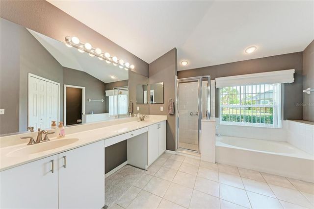 5766 STONE POINTE DRIVE, Sarasota, FL 34233
