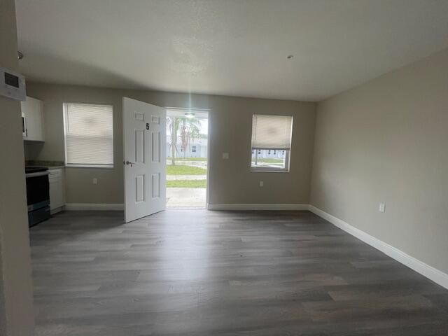 4393 Windsor Avenue 22, West Palm Beach, FL 33407
