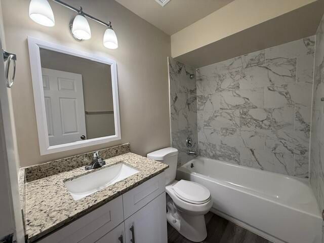 4393 Windsor Avenue 22, West Palm Beach, FL 33407