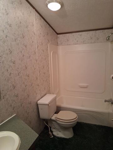 24 Flynn Lane, Tamworth, NH 03886