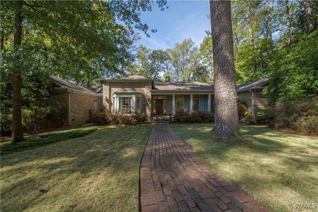 1304 High Forest N, Tuscaloosa, AL 35406