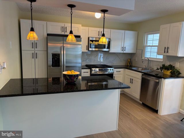 171 DAFFODIL DR, Freehold, NJ 07728