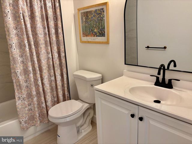 171 DAFFODIL DR, Freehold, NJ 07728