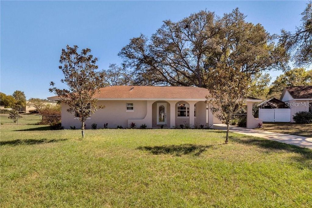888 S WATERVIEW DRIVE, Clermont, FL 34711