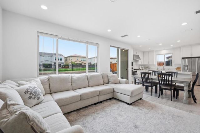 1122 S Morning Glory Drive, Tracy, CA 95391