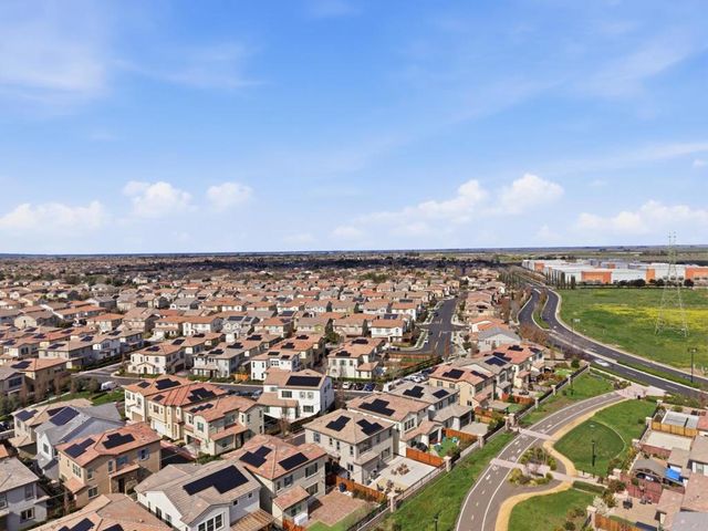 1122 S Morning Glory Drive, Tracy, CA 95391