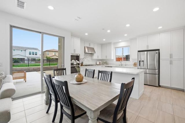 1122 S Morning Glory Drive, Tracy, CA 95391